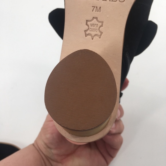 NWT Bernardo Luna Black Suede Booties Sandals Bow - Picture 6 of 9